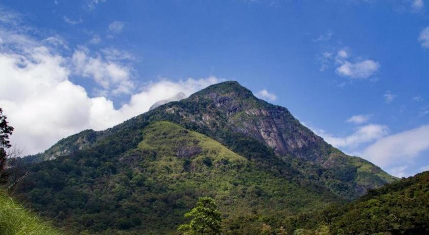 Royal Kandyan Luaran gambar